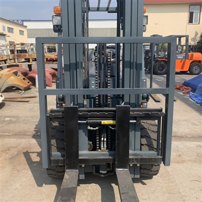 2 тон дизел виљушкар